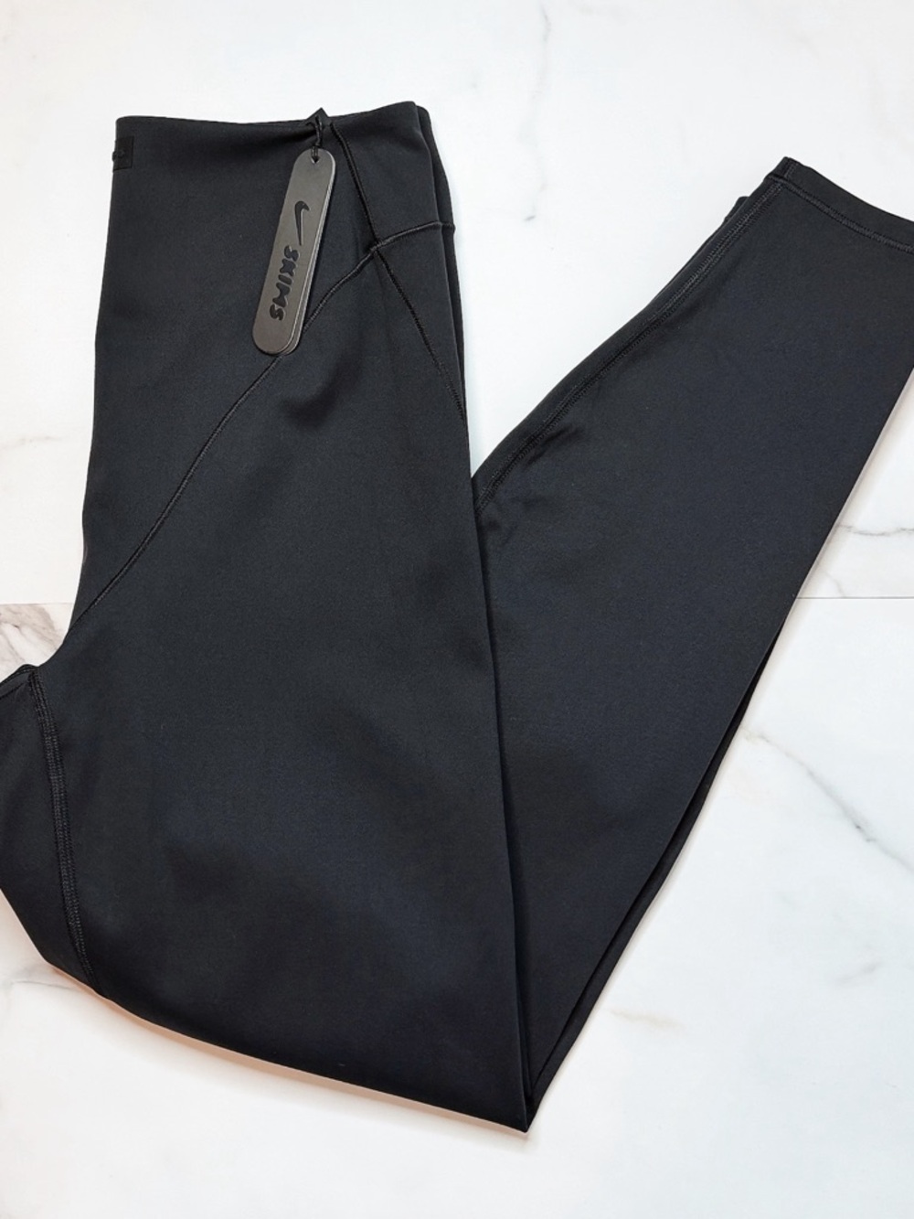 NWT NikeSkims Matte V-Panel 26” Leggings - Picture 3 of 6